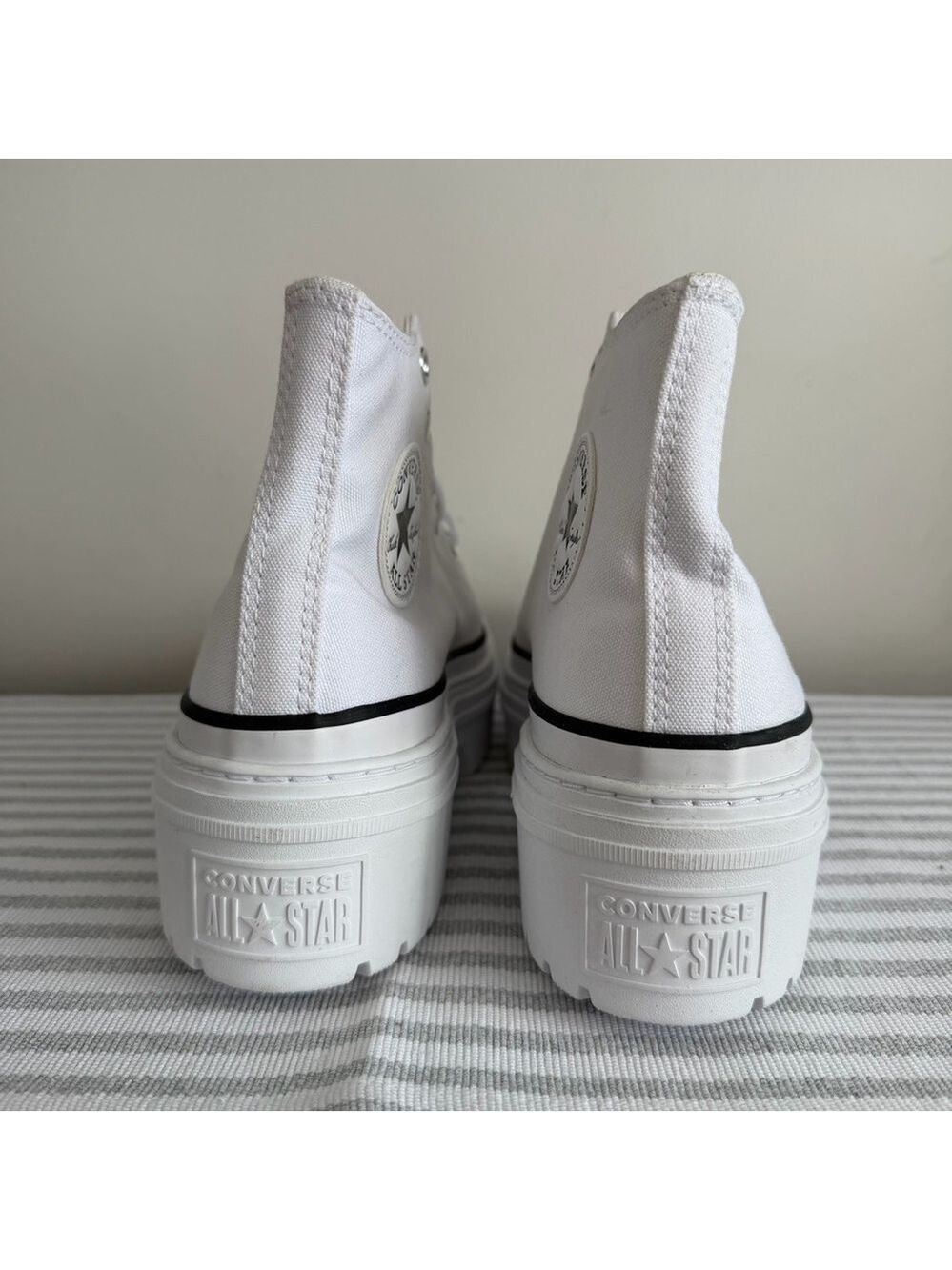 Converse NEW Women's Chuck Taylor All Star Lugged Platform Hi Top Shoe Size 10 - Picture 5 of 10